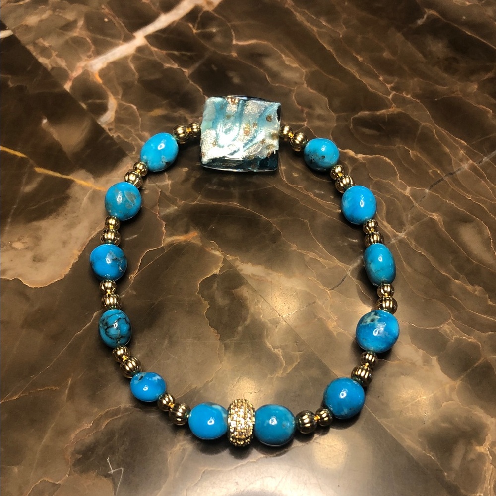 Kingman Turquoise Bead Stretch Bracelet with Gold Accents